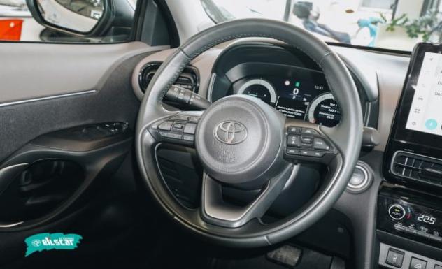 TOYOTA Yaris Cross 1.5 Hybrid 130 CV 5p. E-CVT AWD-i Lounge rif. 23795449 - Foto 10