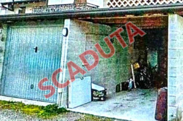 Immobile in asta di 20 m², box auto in vendita a Inverigo