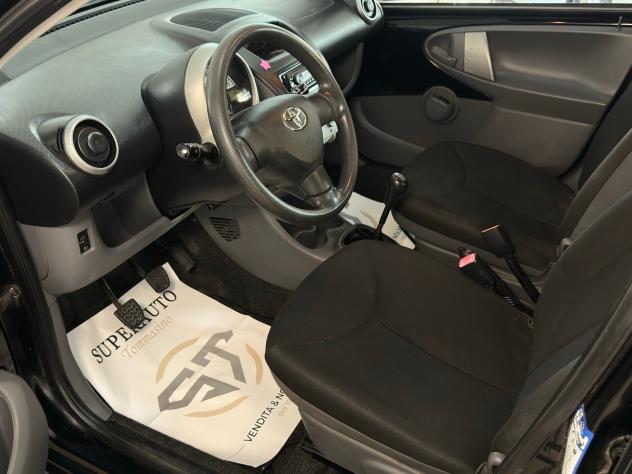 Toyota Aygo 1.0 12V VVT-i 5 porte Sol - Foto 6
