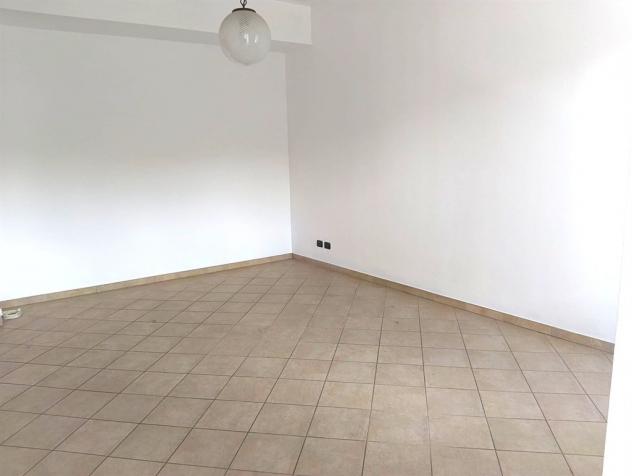 BILOCALE RISTRUTTURATO CON TERRAZZA IN CENTRO CALOLZIO - Foto 6