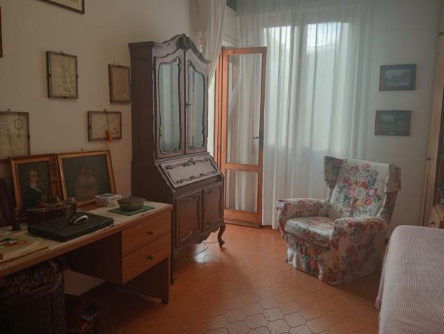 APPARTAMENTO INDIPENDENTE di 5 vani e di 135 mq (CAMAIORE - Lido di Camaiore) rif. A1013 - Foto 4