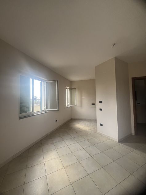 RIF. 509 DOMIZIANA - PORZIONE BIFAMILIARE 2 LIVELLI - BUONO STATO - Foto 3