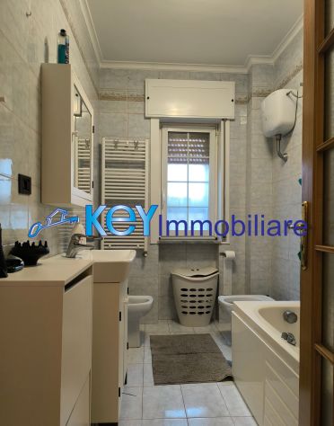 QUADRILOCALE CON TERRAZZO IN ZONA CENTRALE IN VENDITA A QUARTO - Foto 7