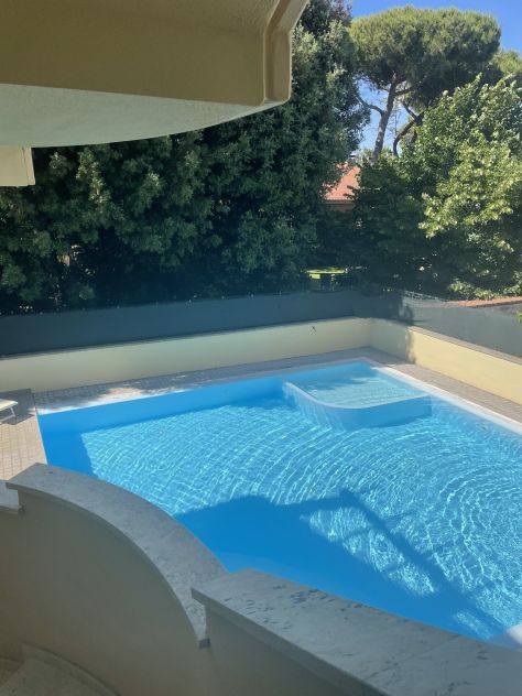 Affitto a settimane appartamento con piscina a Tirrenia