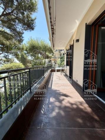 LAIGUEGLIA: SPLENDIDA SOLUZIONE FRONTE MARE CON BOX AUTO - Foto 19