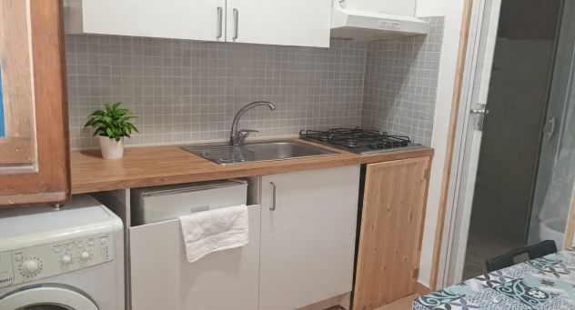MONOLOCALE ARREDATO IN PIENO BORGO A TARANTO - Foto 3