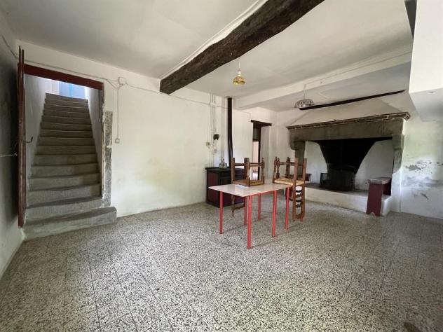 PRESSI PONTASSIEVE VENDESI CASALE CON TERRENO - Foto 3