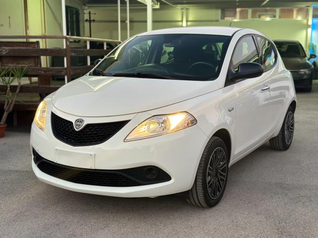 Lancia Ypsilon 1.2 69 CV 5 porte Gold '19 - Foto 2