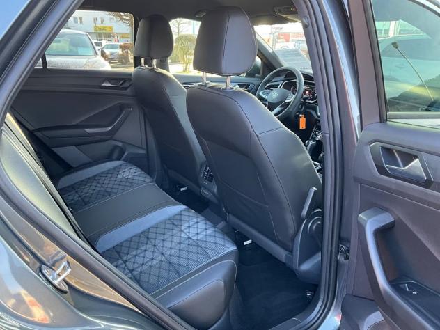 Volkswagen T-Roc 1.5 TSI ACT R-Line DSG Navi Camera 17" - Foto 8