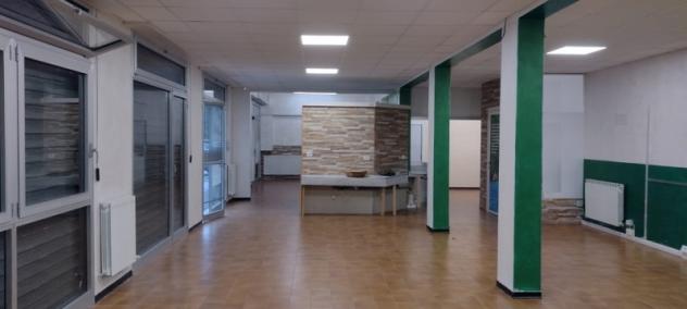 LOCALE UFFICI - NEGOZI - LABORATORI