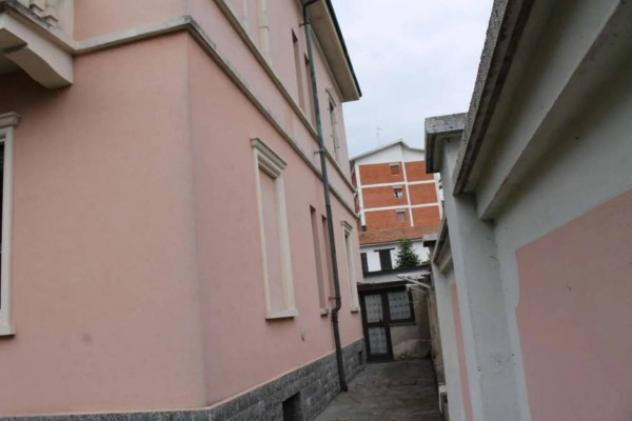 Immobile in asta di 303 m² con più di 5 locali e box auto doppio in vendita a Gallarate - Foto 2