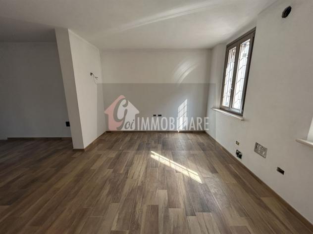 Elegante Trilocale Piano Terra con cortile Privato - Foto 11