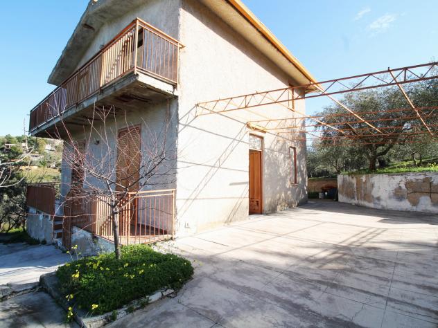 Villa in Strada Statale Catanese