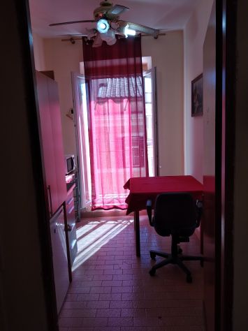 Bright double furnished room private bathroom midway between Termini & Colosseo