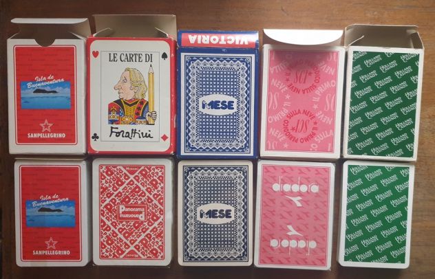 Lotto 5 mazzi di carte poker da collezione Forattini Victoria/Le Ore Diadora ecc - Foto 2