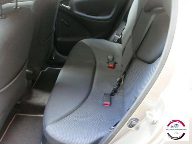TOYOTA - Yaris - 16V 5 porte Sol *km 38000* - Foto 6