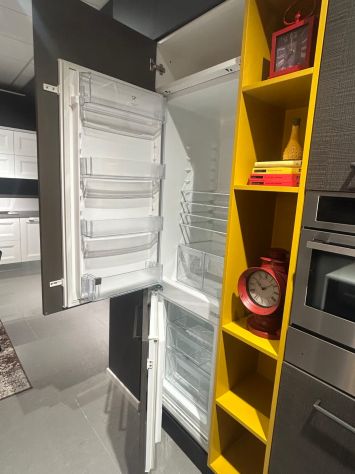 Cucina nuova e moderna completa con isola, elettrodomestici incasso e penisola - Foto 10