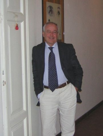 persona adulta  qualificata, cerca compagna in  Bologna. Tel:3482880655
