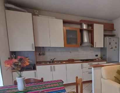 PREZZO SIMBOLICO VENDO CUCINA E MOBILE SOGGIORNO