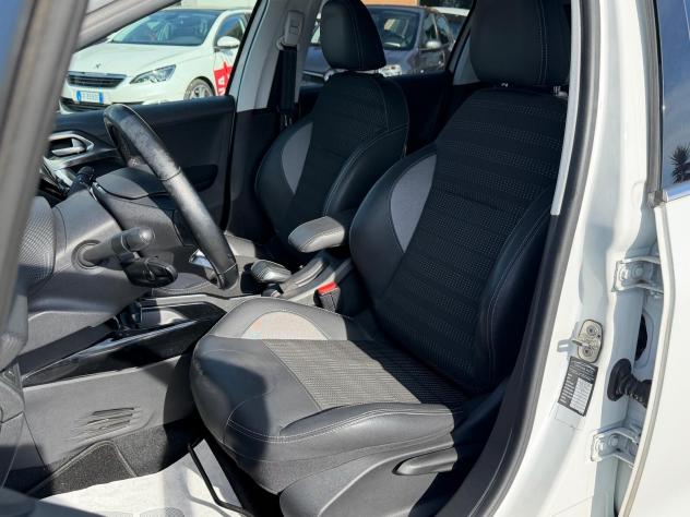 Peugeot 2008 1.5 BLUEHDI 120CV EAT6 S&S ALLURE 2018 - Foto 5