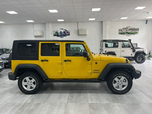Jeep Wrangler Unlimited 2.8 crd Sport auto dpf - Foto 4