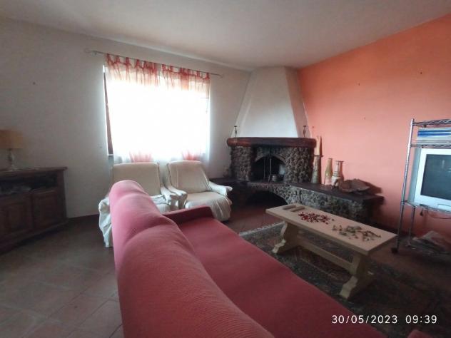 APPARTAMENTO INDIPENDENTE di 5 vani e di 90 mq (MASSAROSA) rif. 136 - Foto 5