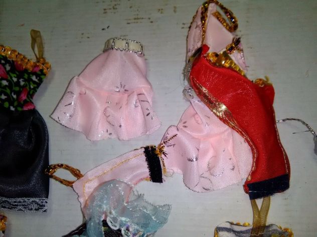 lotto di abitini per bambole barbie - Foto 3