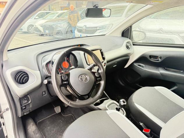 Toyota Aygo 1.0 VVT-i 72 CV 5 porte x-play LED NAVI KAMERA PDC BLUETOOTH CERCHI 16 CAR PLAY - Foto 8
