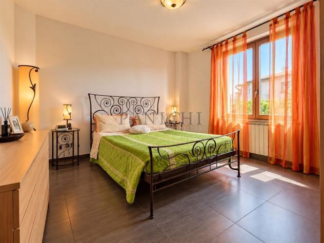Appartamento in villetta bifamiliare con ampio giardino, terrazzo, garage e cantina - Foto 11