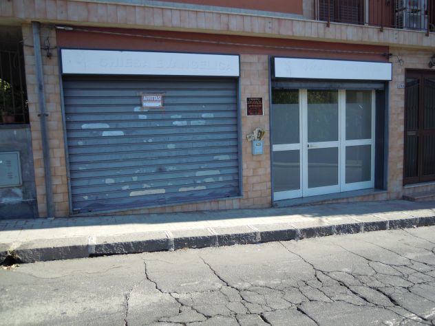 CODICE 7483 BOTTEGA 65 MQ IN CENTRO A BELPASSO