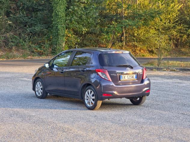 Toyota Yaris 1.4 D-4D 5 porte Lounge E5B Manuale NEO 2012 - Foto 4