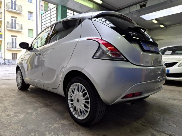 Lancia Ypsilon 1.2 Gold 69cv - Foto 4