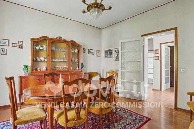 Villa di 222 m² con più di 5 locali e box auto in vendita a Laveno-Mombello - Foto 14