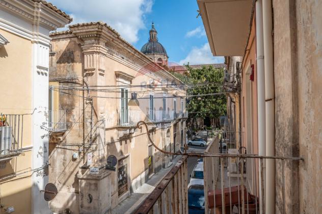 Casa Indipendente in vendita a Ragusa, Centro