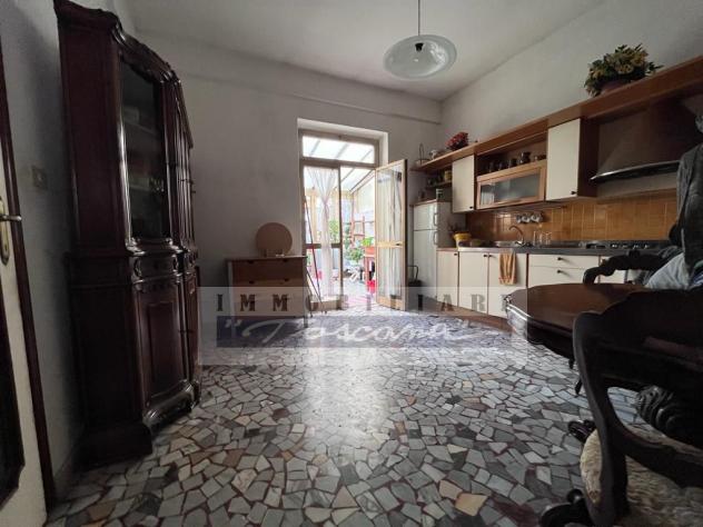 CASA INDIPENDENTE di 10 vani e di 192 mq (VIAREGGIO - Viareggio) rif. A732 - Foto 5