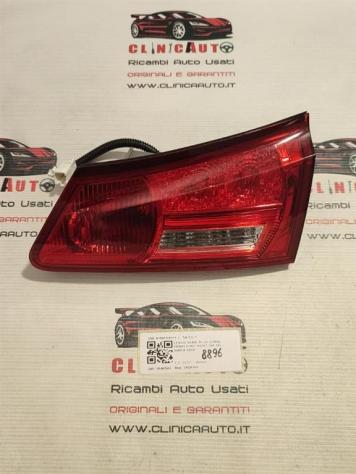 STOP POSTERIORE DESTRO INTEGRATO NEL PORTELLO LEXUS IS 220 Berlina 8158153071 (0512)