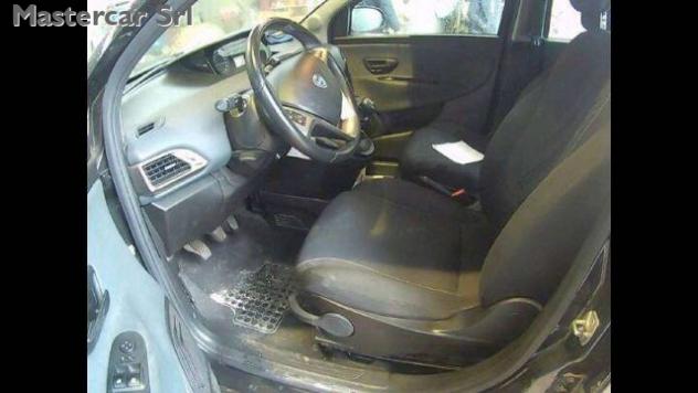 LANCIA Ypsilon 5 posti Neopatentati 1.0 hybrid Gold tg: GK585ZB rif. 24054599 - Foto 7