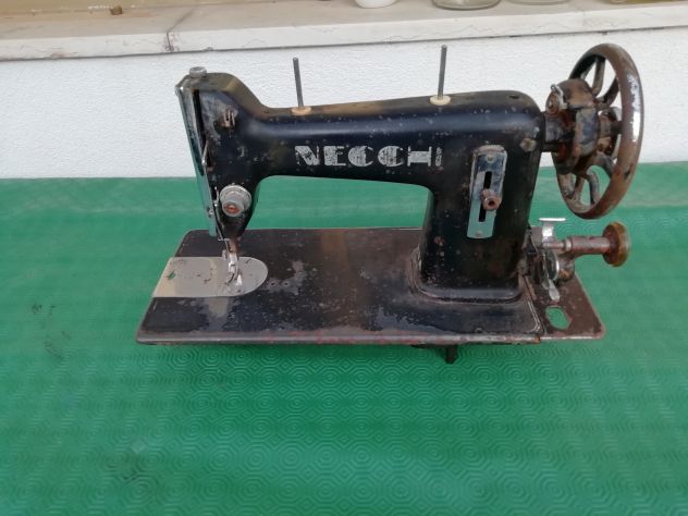Macchina da cucire NECCHI uso decorativo