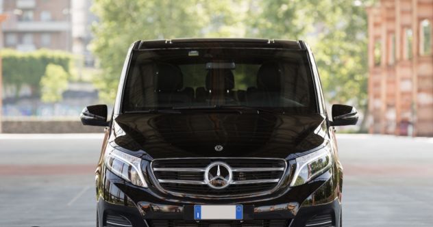 🚘 SERVIZIO TAXI PRIVATO &amp; TRANSFER AEROPORTUALI – MERCEDES CLASSE V 8 POSTI - Foto 3