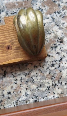 ANTICA MANIGLIA PARTICOLARE IN OTTONE PIENO - CREDO FOSSE PER APRIRE CON UN DITO - Foto 2