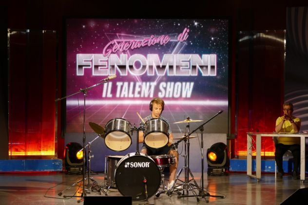 GENERAZIONEDIFENOMENI CERCHIAMO CANTANTI PER PROGRAMMA TELEVISIVO