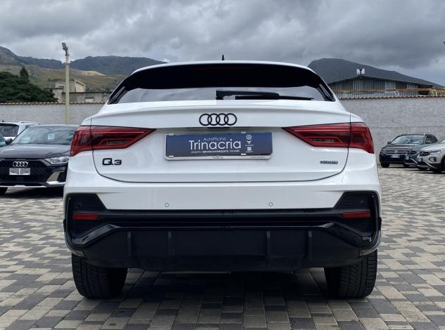 Audi Q3 SPB S Line interno ed esterno 2.0 TDI 200CV S-Tronic quattro 40 - Foto 5