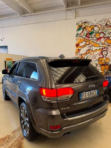Jeep Grand Cherokee 3.0 V6 CRD 250 CV Multijet II Overland - Foto 6