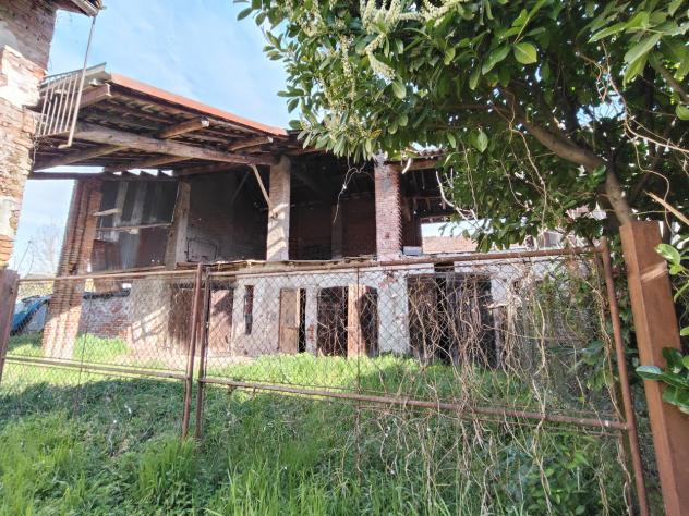 Porzione di casa in vendita a Pieve Porto Morone