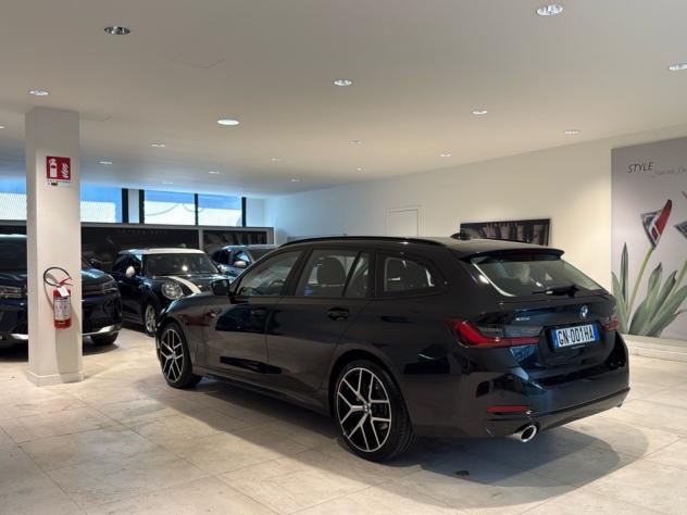 BMW Serie 3 320d 48V xDrive Touring MHEV auto Adap. Cruise 19” - Foto 6