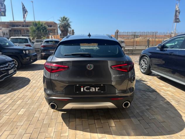 Alfa Romeo Stelvio 2.2 Turbodiesel 210 CV AT8 Q4 Lusso - Foto 7