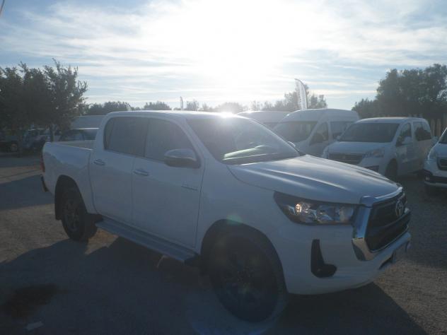 Toyota Hilux 2.4 D-4D A/T 4WD 4 porte Double Cab Lounge - Foto 3