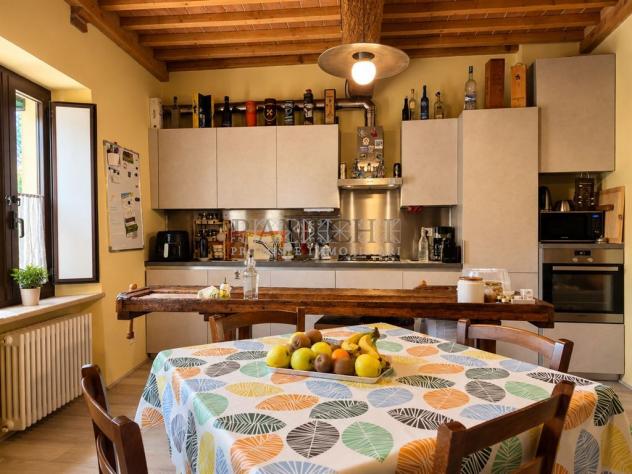 Appartamento terratetto rustico con garage – vicino al centro storico - Foto 4