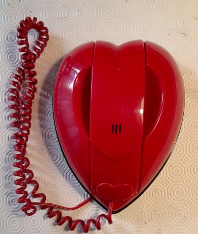 telefono a forma di cuore funzionante