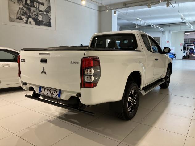Mitsubishi L200 L200 2.3 D Club Cab 4wd Easy Select Invite 4x - Foto 6